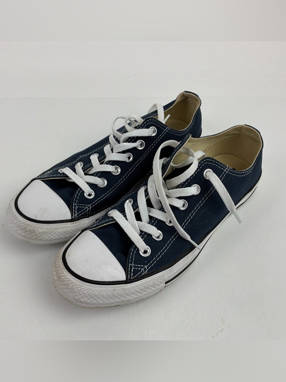 Converse Chuck Taylor’s All Stear Navy Blue Low Tops M 7.5 W 9